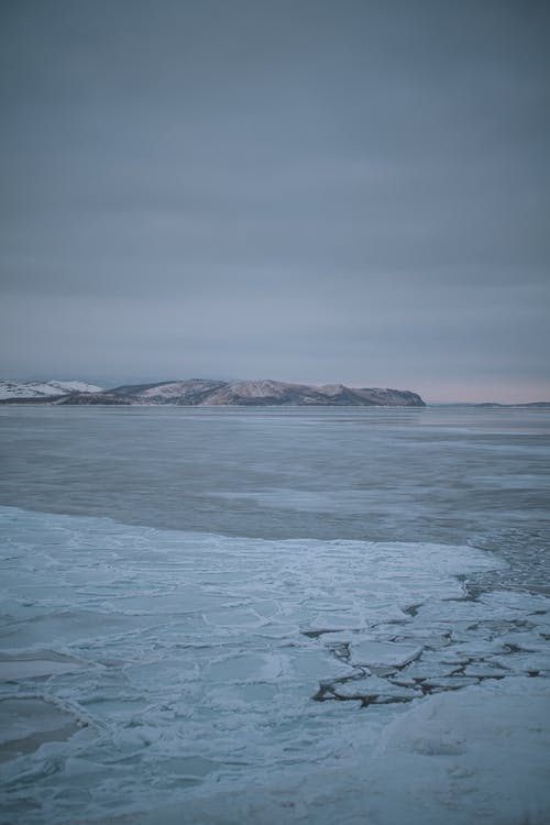 有关冬季, 垂直拍摄, 大雪覆盖的免费素材图片