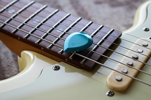 有关吉他拨片, 弦樂器, 樂器的免费素材图片