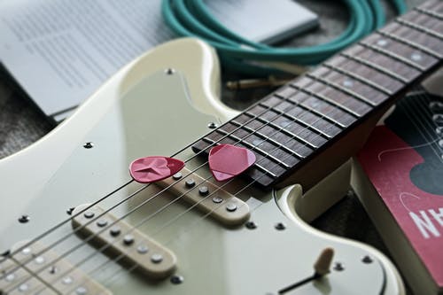 有关吉他配件, 弦, 弦樂器的免费素材图片