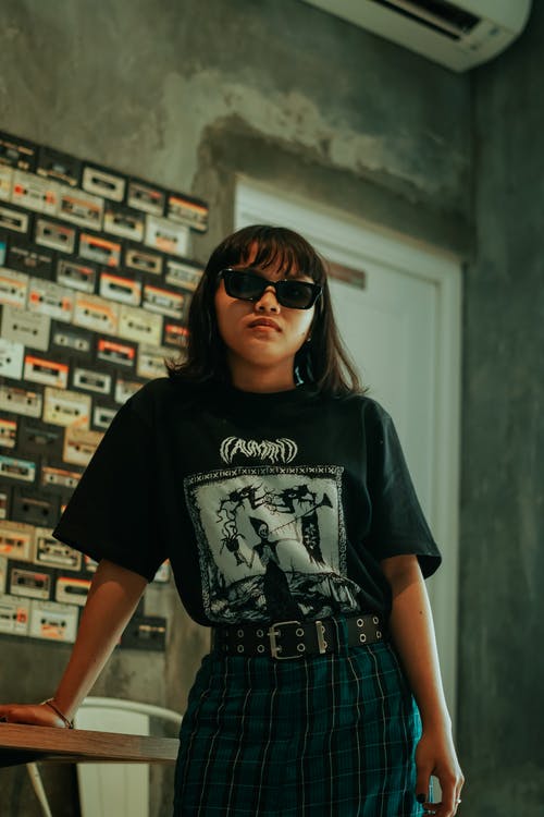 有关垂直拍摄, 墨鏡, 年輕的免费素材图片