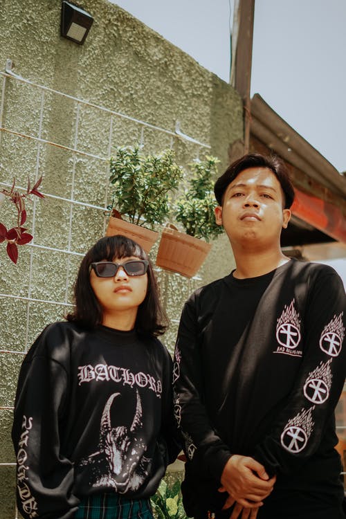 有关垂直拍摄, 墨鏡, 年輕的免费素材图片