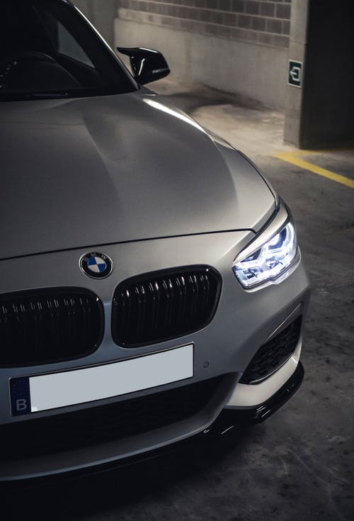 有关垂直拍摄, 寶馬, 徽章的免费素材图片