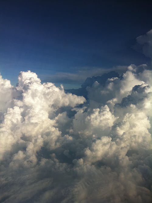 有关垂直拍摄, 多雲的天空, 氣氛的免费素材图片