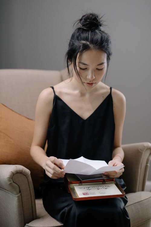 有关單人沙發, 坐, 垂直拍摄的免费素材图片