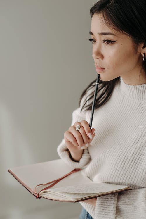 有关垂直拍摄, 女人, 年輕的免费素材图片