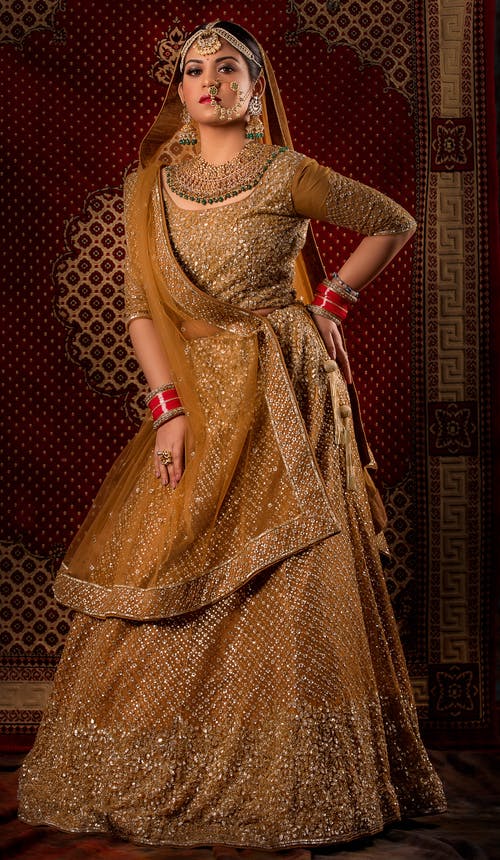 有关传统服饰, 优雅, 光鲜亮丽的免费素材图片