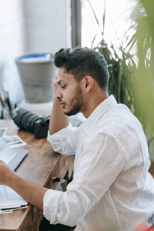 有关3C用品, 上網, 人的免费素材图片