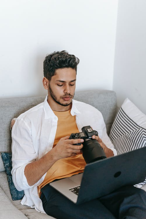 有关3C用品, 人, 家伙的免费素材图片