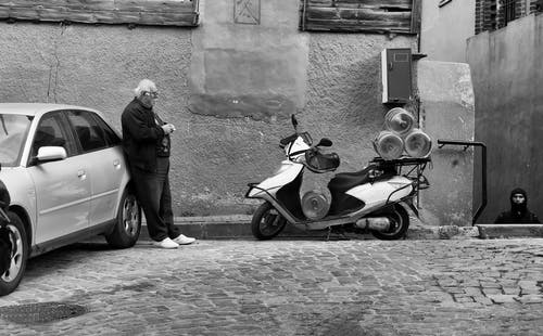 有关倚, 停, 单色的免费素材图片