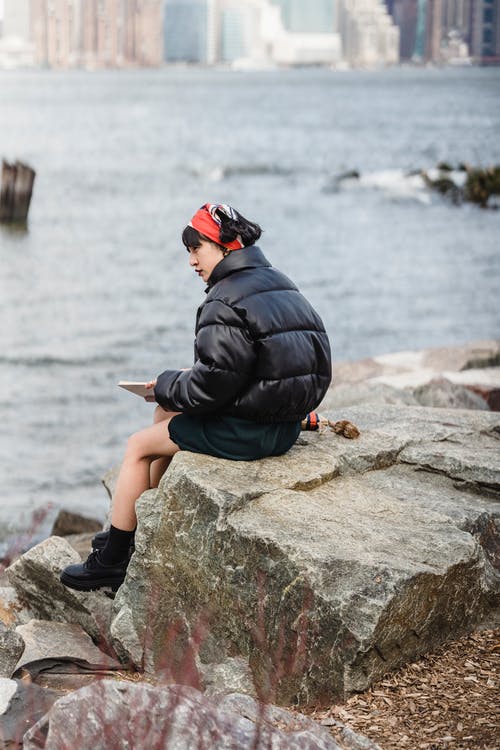 有关休息, 侧面图, 全身的免费素材图片