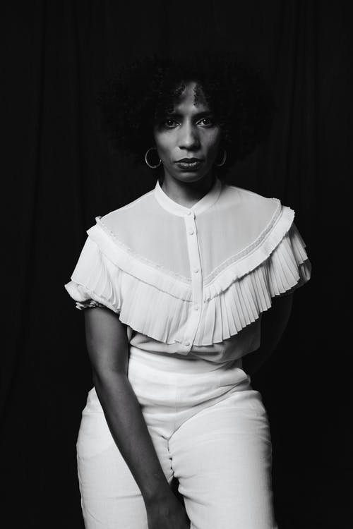 有关单色, 严肃, 垂直拍摄的免费素材图片