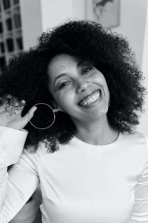 有关单色, 垂直拍摄, 女人的免费素材图片