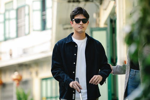 有关墨镜, 失明, 夹克的免费素材图片