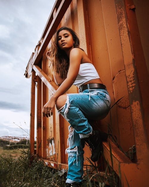 有关低角度拍摄, 垂直拍摄, 女人的免费素材图片