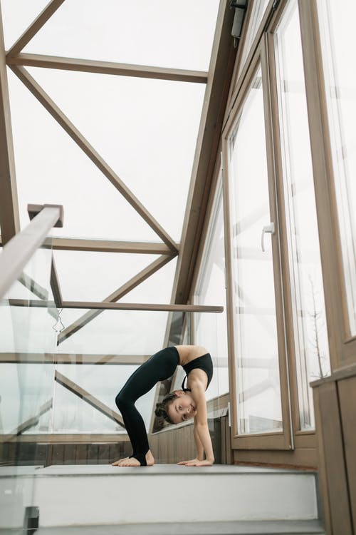 有关伸展, 健康生活, 健身的免费素材图片