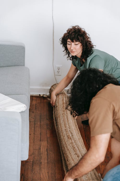 有关一对, 地毯, 女人的免费素材图片