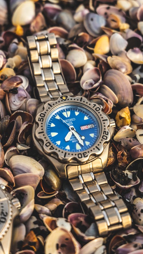 有关Analog Watch 美国手表品牌, 垂直拍摄, 手表的免费素材图片