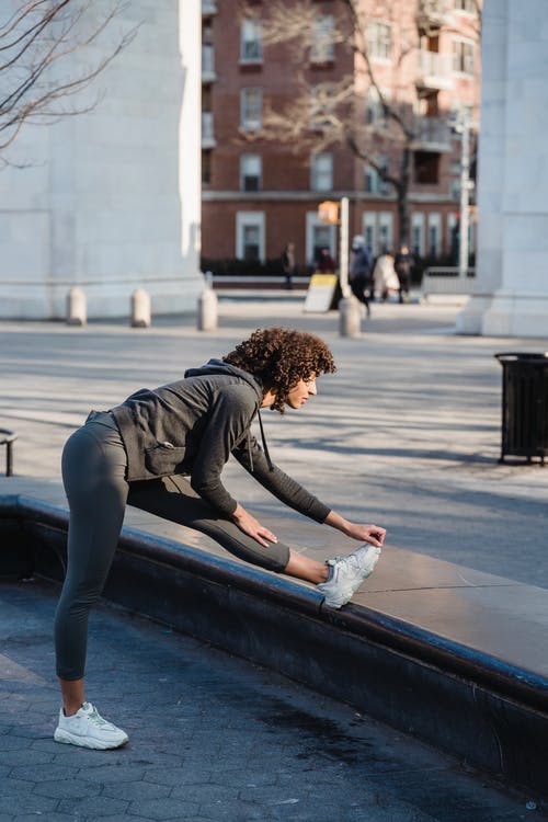 有关乐天派, 伸展, 健康的生活型态的免费素材图片