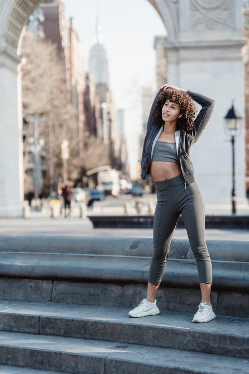 有关乐天派, 伸展, 健康的生活型态的免费素材图片