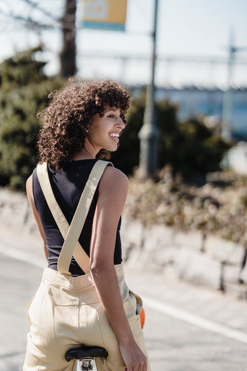 有关垂直拍摄, 後视图, 微笑的免费素材图片