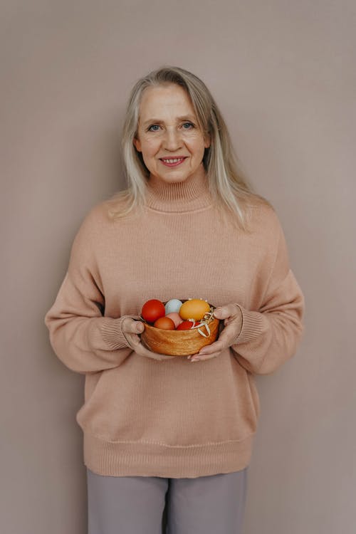 有关垂直拍摄, 女人, 开衫毛衣的免费素材图片