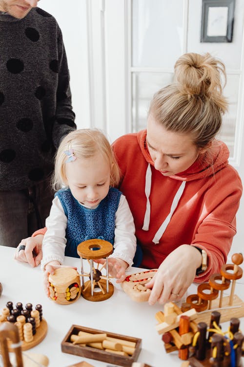 有关坐, 垂直拍摄, 大腿的免费素材图片