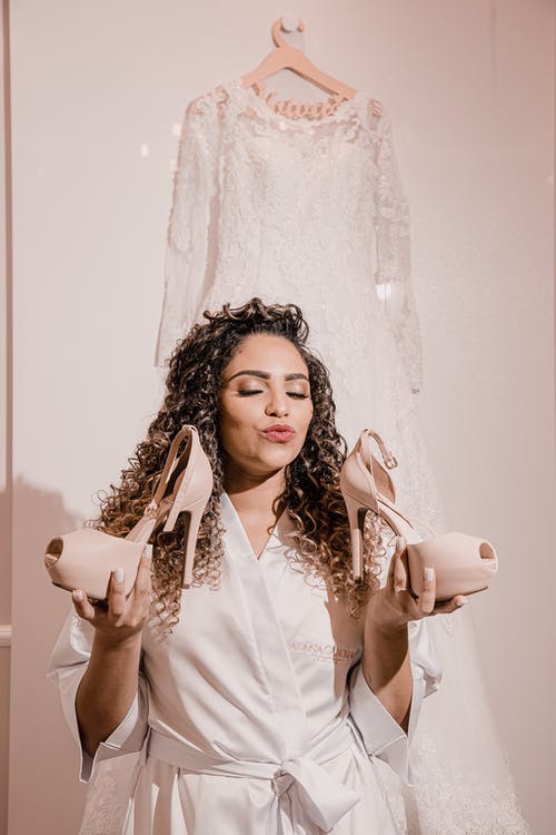 有关一双鞋, 垂直拍摄, 女人的免费素材图片