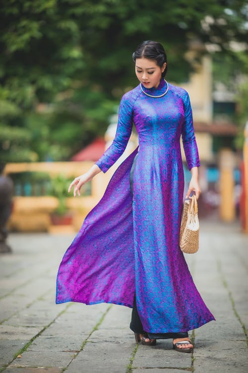 有关个性, 人行道, 全身的免费素材图片