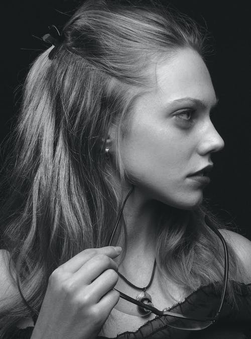 有关侧面图, 垂直拍摄, 女人的免费素材图片