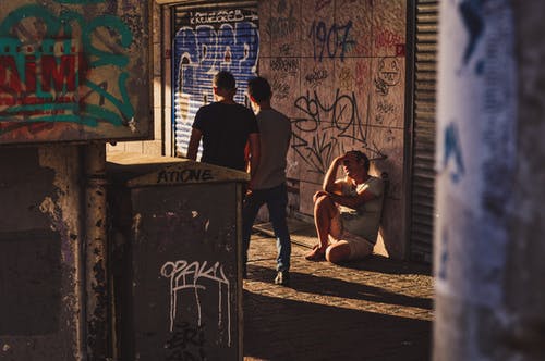 有关人为破坏, 倚, 坐的免费素材图片