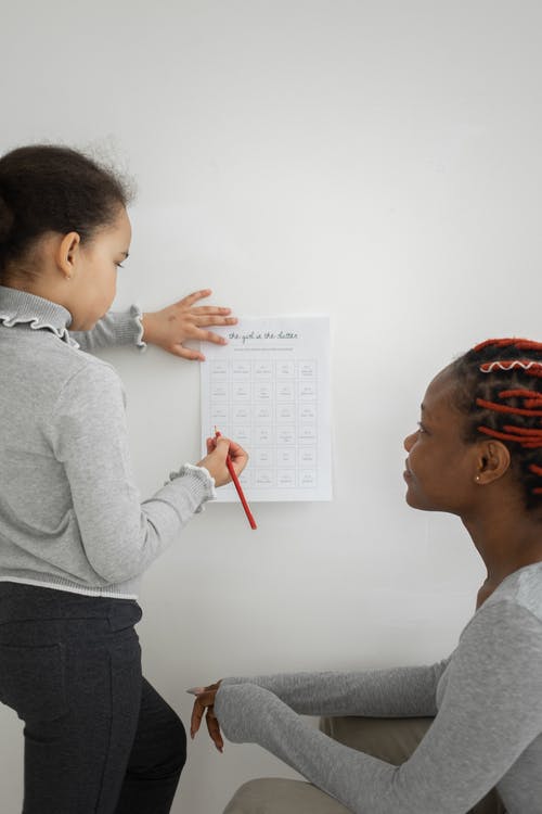 有关伸出援手, 做记录, 侧面图的免费素材图片