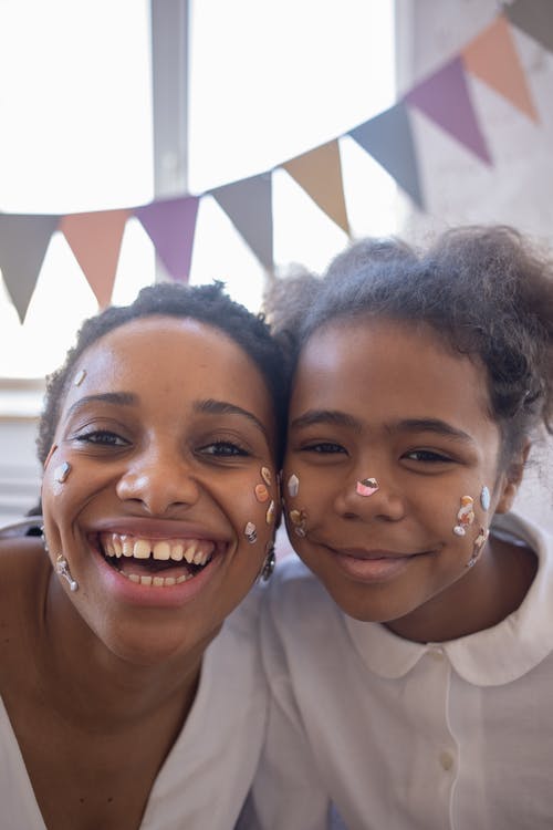 有关一起, 垂直拍摄, 微笑的免费素材图片