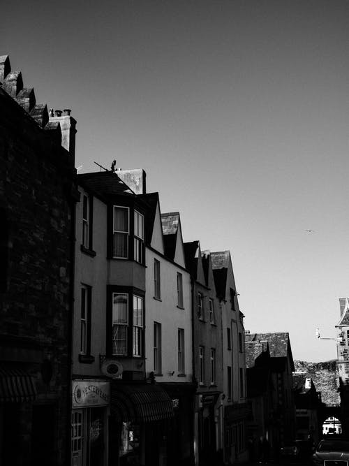 有关单色, 垂直拍摄, 房子的免费素材图片