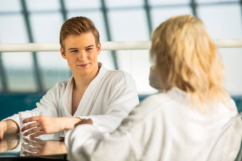 有关一对, 一杯水, 人的免费素材图片