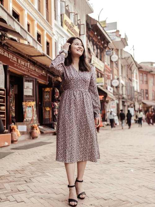 有关垂直拍摄, 年轻, 摆姿势的免费素材图片