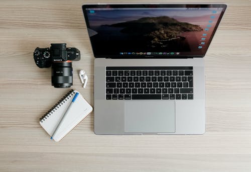 有关airpods, Flatlay, 头顶射击的免费素材图片