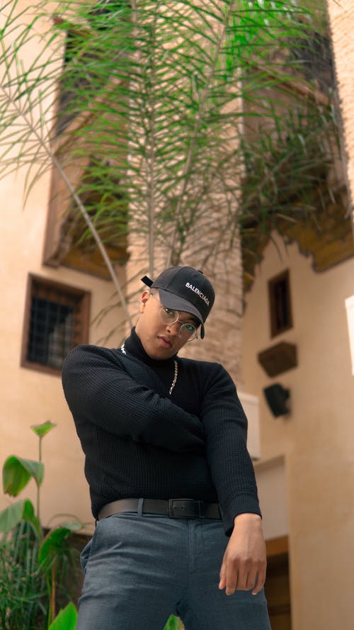 有关人, 低角度拍摄, 严肃的免费素材图片