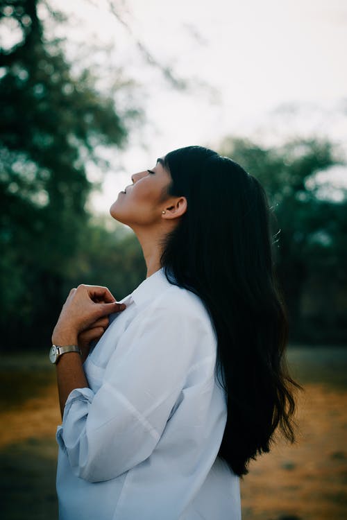 有关侧面轮廓, 垂直拍摄, 女人的免费素材图片