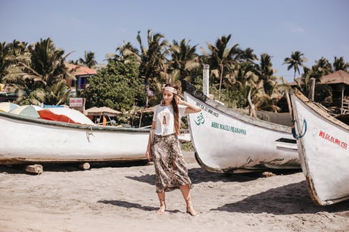 有关人, 停泊, 印花大手帕的免费素材图片