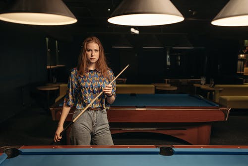 有关女人, 女孩, 室内的免费素材图片