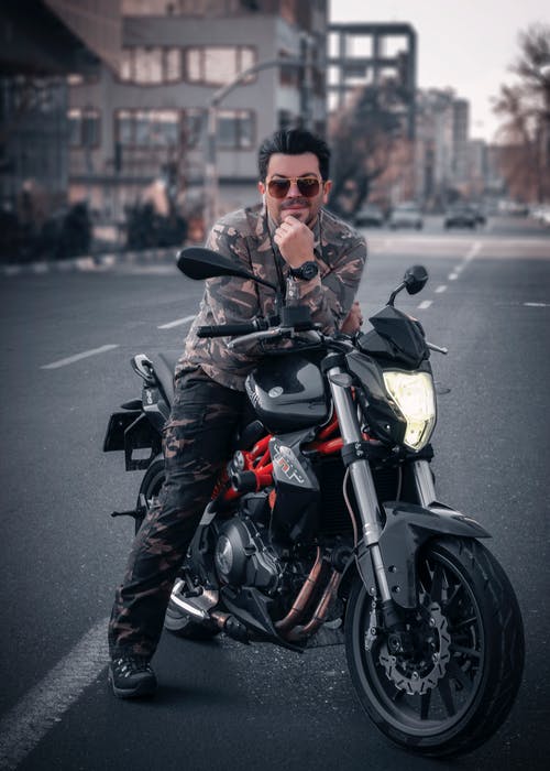 有关人, 伪装, 公路旅行的免费素材图片