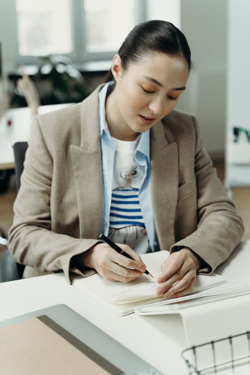 有关商务会议, 坐, 女人的免费素材图片