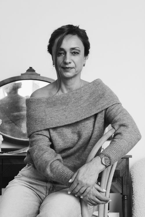 有关单色, 垂直拍摄, 女人的免费素材图片