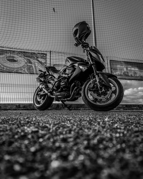 有关低角度拍攝, 停, 單色的免费素材图片