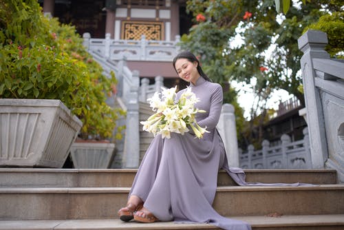 有关人, 低角度拍摄, 传统服饰的免费素材图片