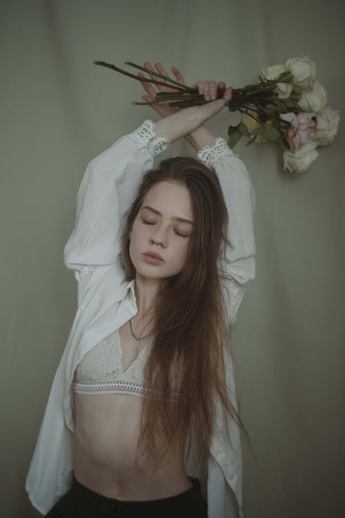 有关一串, 举手, 内衣的免费素材图片