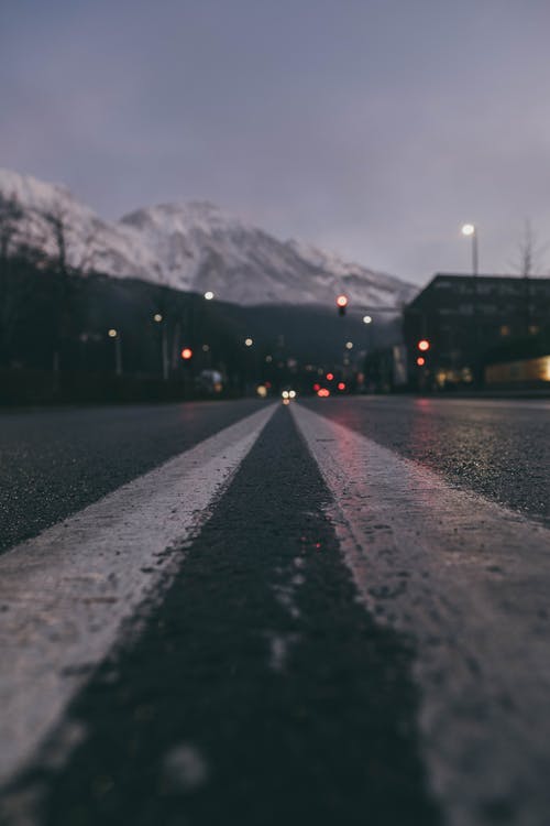 有关垂直拍摄, 户外, 灰色混凝土的免费素材图片