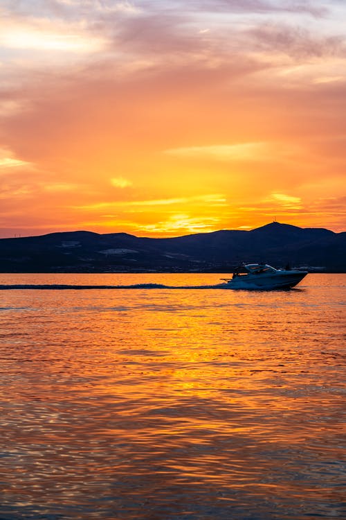 有关山, 快艇, 户外的免费素材图片