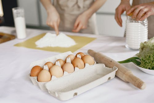 有关擀麵棍, 材料, 棕色的鸡蛋的免费素材图片