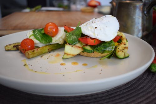 有关乾杯, 早餐, 瓷盘的免费素材图片